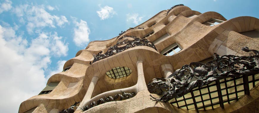 7. Casa Milá (La Pedrera) y Casa Batlló: Gaudí en estado puro