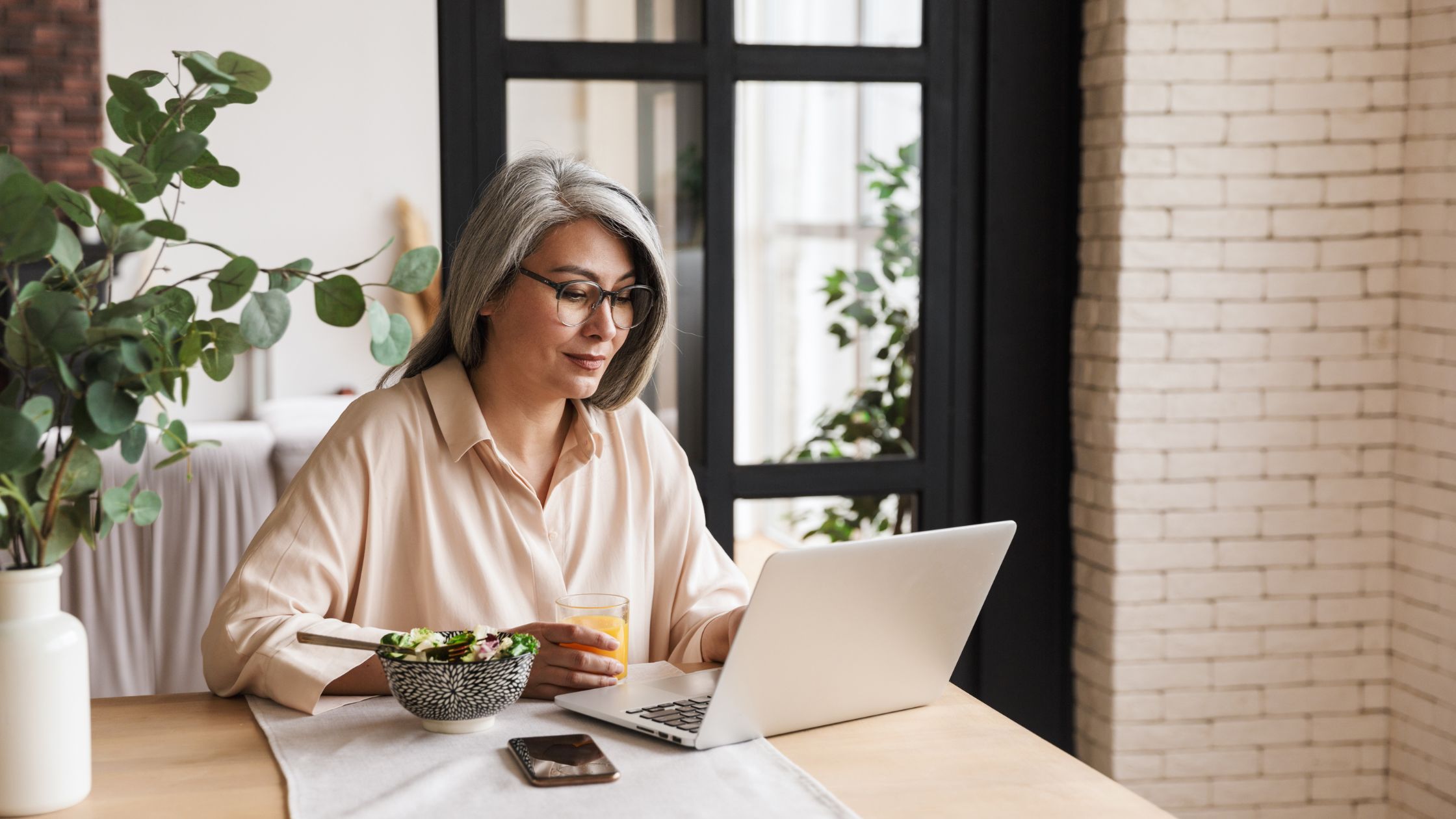 Alquilar a empresas vs particulares: ventajas y desventajas clave