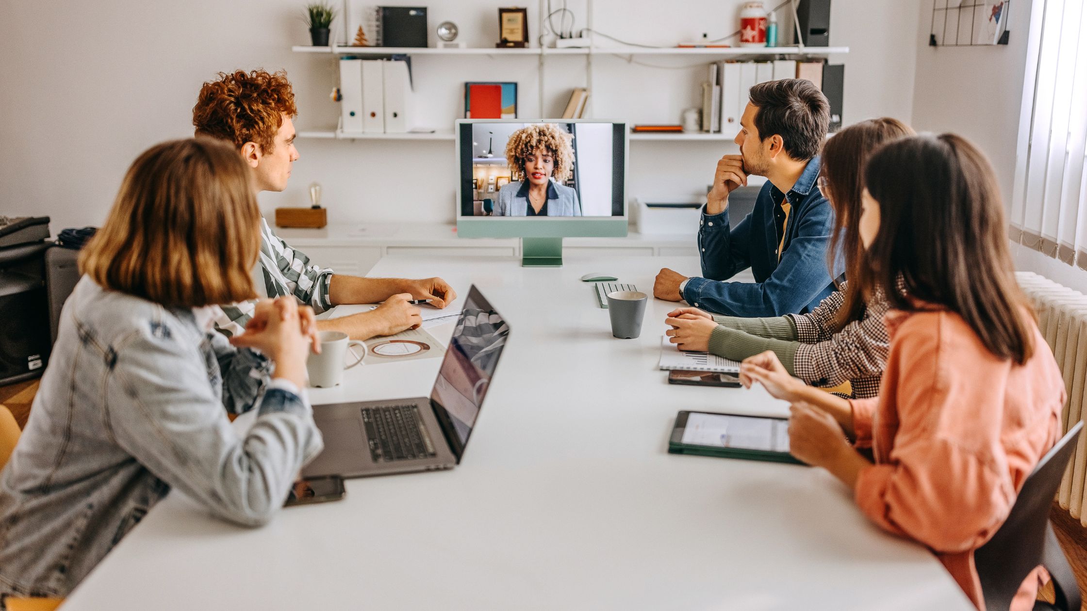 Nuevas tendencias en movilidad laboral: trabajo híbrido, flexibilidad y digitalización